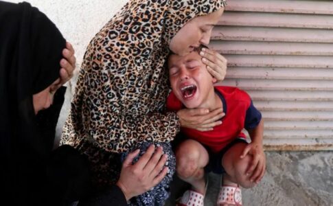 Fëmijë që prisnin në radhë për suplemente u vranë në sulmin izraelit në Gaza