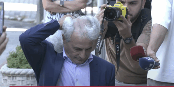 Mediumi britanik shkruan për protestën e Arianit Koci: Me makinë rroje kundër ngërçit politik në Kosovë