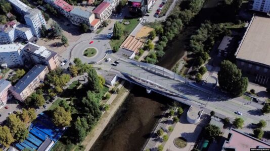 Ambasada gjermane i kërkon Kurtit të mos i ndërtojë urat mbi Ibër – e udhëzojnë të investojë në arsim dhe sigurime shëndetësore