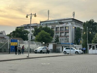 Para seancës, shtohen policët dhe kontrolli përreth objektit të Kuvendit