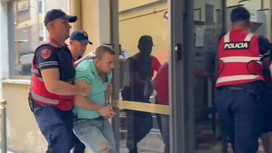 “Dua një familje tjetër”: Flet fqinji që mbrojti 12-vjeçaren nga babai abuzues në Fier