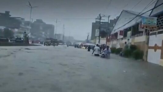 Përmbytje katastrofike në Pakistan – të paktën 700 të vdekur