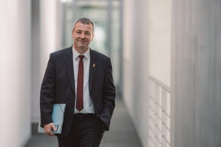 Sekretari Parlamentar i Gjermanisë viziton Kosovën