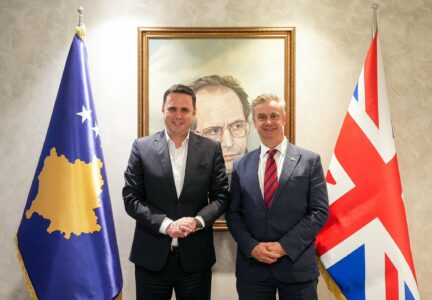 Abdixhiku pas takimit me ambasadorin britanik: Vendimi i Kushtetueses, fitore për demokracinë