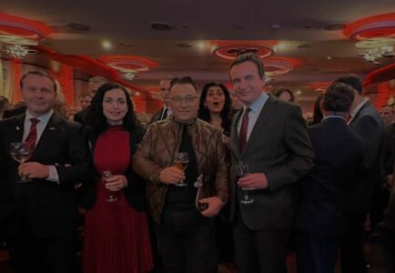 I dyshuari për vrasjen në Gjilan, shihet në një tubim me Osmanin, Kurtin e zotëriun e parë