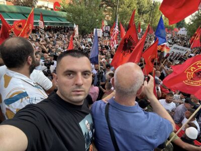 Djali i Fadil Fazliut pas protestës: UÇK-ja nuk gjykohet, UÇK-ja nderohet