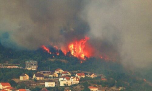 “Momente të vështira”, “zjarret po vazhdojnë edhe në këto orë”, Bedri Hamza shkon në Kqiq – detaje për situatën atje