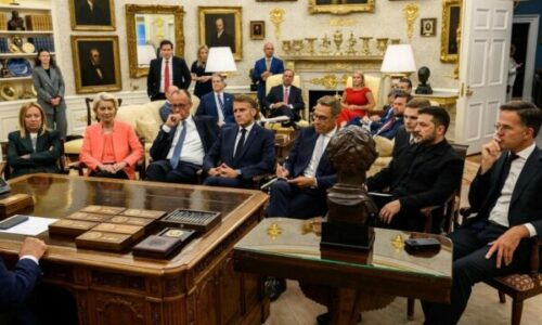 Trump i uli rresht para tij liderët europianë, shefin e NATO-s e Zelenskyn, foton e publikoi në Instagram pa përshkrim