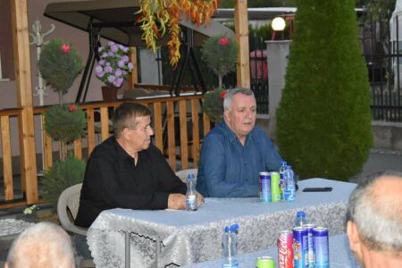 Imri Ahmeti pritet ngrohtë nga familja Gërbeshi në Sllovi