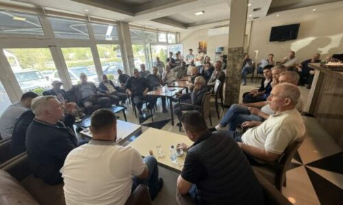 Imri Ahmeti për kafe në Vrellë të Goleshit: Dëgjuam kërkesat e banorëve për projekte të reja infrastrukturore