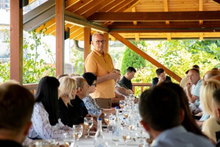 Agim Aliu mbledh kandidatët për asamble: Folëm për vizionin e projektet tona zhvillimore të Ferizajt në katër vitet e ardhshme