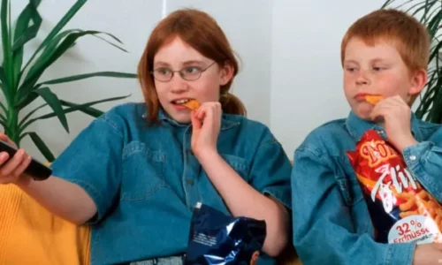 DW: Gjermanët kalojnë ulur më shumë se dhjetë orë në ditë