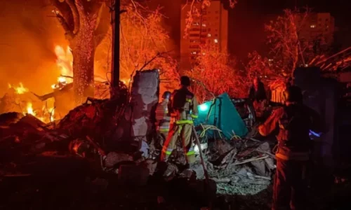 Sulmet e Ukrainës dhe Rusisë godasin shtëpitë dhe depot e naftës pranë Detit të Zi