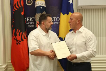 Bekë Berisha publikon listën e kandidatëve për asamblenë komunale të Prishtinës