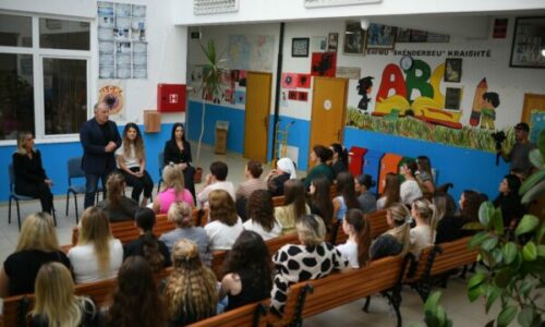 Shukri Buja takohet me gratë e Kraishtës të Lipjanit, zotohet për fuqizim socio-ekonomik të tyre