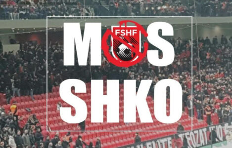 Tifozat Kuq e Zi vazhdojnë kritikat ndaj FSHF-së