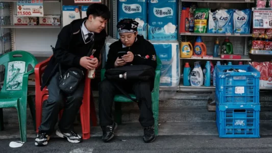 Koreja e Jugut ndalon përdorimin e telefonave nëpër shkolla