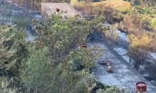 Vihet në kontroll zjarri në Poliçan, rrezikoi depot me armatim