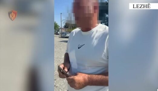 Kosovarit i humb telefoni në Lezhë, ia gjen policia