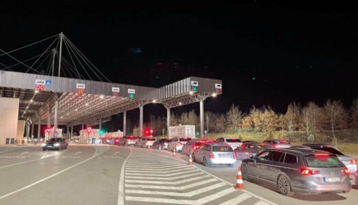 Shtohen kolonat në pikat kufitare, kaq po presin mëgrimtarët për të dalë nga Kosova