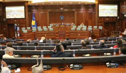 “Zgjedhje të jashtëzakonshme”, tre skenarët e mundshëm pas vendimit që pritet të marrë Kushtetuesja