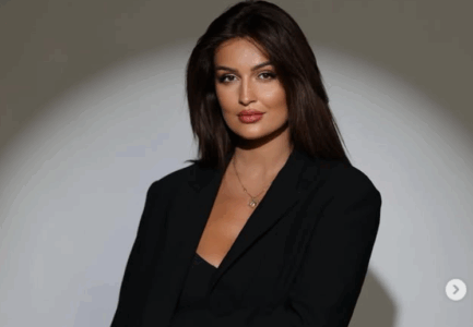 Video/ Vesa po e vuan ndarjen nga Mirlind Daku: Jam e thyer…