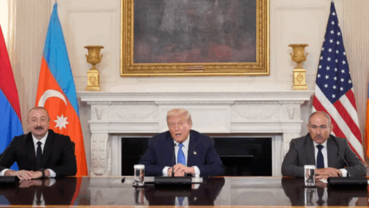 Azerbajxhani dhe Armenia nënshkruajnë marrëveshje historike për paqe pas dekadash konflikti