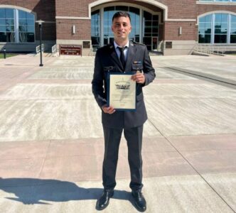 Oficeri i FSK-së diplomon në ShBA, përfundon me sukses Kursin e Karrierës së Kapitenit