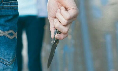 Theret me thikë një person në Ternovë të Skenderajt, dërgohet në spitalin e Pejës