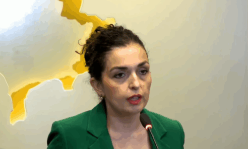 Kushtetuesja foli, pse po “hesht” Vjosa Osmani?