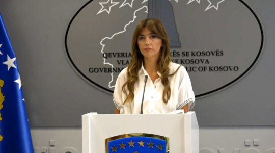 Haxhiu i bën thirrje Gjykatës Kushtetuese të nis procedurat për shkarkimin e Radomir Laban