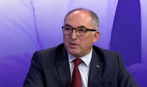 Totaj: Kurti nuk ka qenë i kënaqur që PDK e votoi Bashën – Do t’i dalin edhe skandale tjera