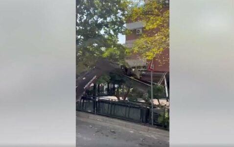 Rama vijon postimet nga aksioni për lirimin e hapësirave publike: Po si mund të futet në bark i tërë trotuari