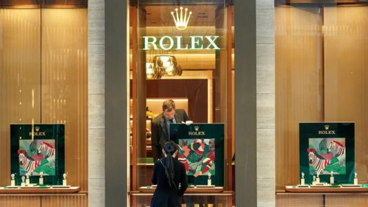 Bie franga në Zvicër si pasojë e tarifave amerikane 39%, bizneset në panik