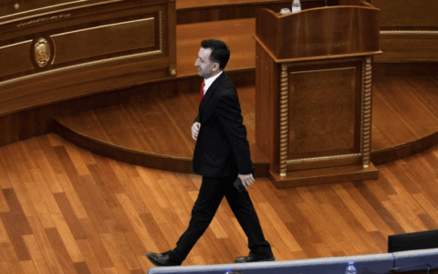 Dimal Basha liron “pengjet” e Albin Kurtit – E nis Liburn Aliu, kush tjetër?