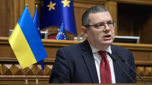 Zyrtari ukrainas: Trump foli si Putini, kjo është e rrezikshme