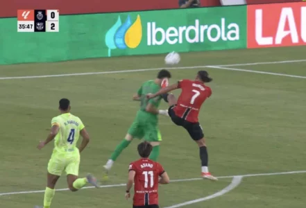 Muriqi ndëshkohet direkt me karton të kuq