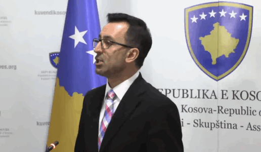 “E kam të shenjtë luftën”, “S’kam përgjegjësi për këtë temë”, Dimal Basha del dhe arsyetohet për artikullin ku përmendet UÇK