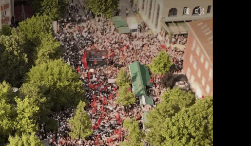 Memli Krasniqi publikon video nga droni të protestës: Faleminderit Kosovë!