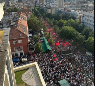 A u ndaluan dronët për regjistrimin e protestës me urdhër të Sveçlas, për të fshehur masivitetin e saj?