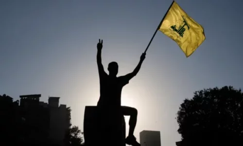 Mbështetësit e Hezbollahut protestojnë kundër dorëzimit të armëve