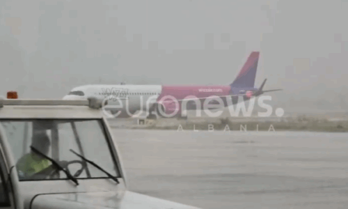 Stuhia e fuqishme në Shqipëri ndërpret përkohësisht fluturimet