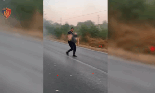 Polici shqiptar Kladi Mustaj shpëton guximshëm personat e aksidentuar në rrugën Levan-Fier, nderohet nga shteti