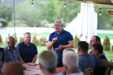 Shukri Buja viziton Shalën në të cilën dikur investoi: Shaljantë më janë mirënjohës për zhvillimin, do të vazhdojmë me projekte këtu