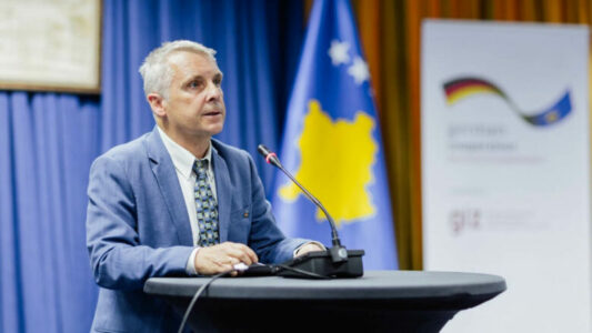 Rohde: Më mirë të zgjidhej trafiku në hyrje të Vushtrrisë, sesa të ndërtohen dy ura në Ibër