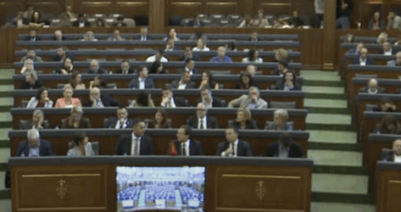 Emilija Rexhepi zgjedhet nënkryetare e Kuvendit