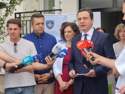 Në pritje të aktgjykimit të Kushtetueses, Kurti u shmanget pyetjeve rreth bllokadës institucionale