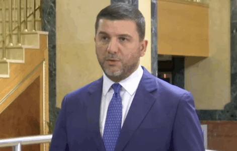 Krasniqi: Nëse Vetëvendosje e propozon Dimal Bashën për kryeparlamentar, ne do ta votojmë