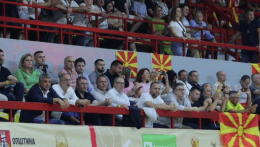 “Do të hetojmë dhe do të ketë sanksione”-Kryeministri maqedonas dënon thirrjet antishqiptare në Kumanovë