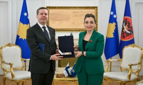 Osmani pret në takim lamtumirës ambasadorin Nissinen